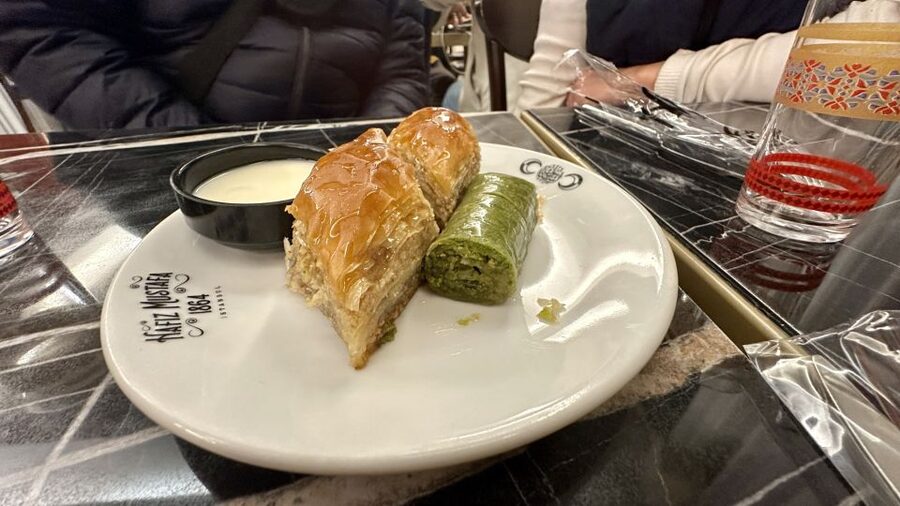 Istanbul Culinary Tour: Local Hotspots & Gourmet StreetFoods - Why this food walk works so well in Istanbul