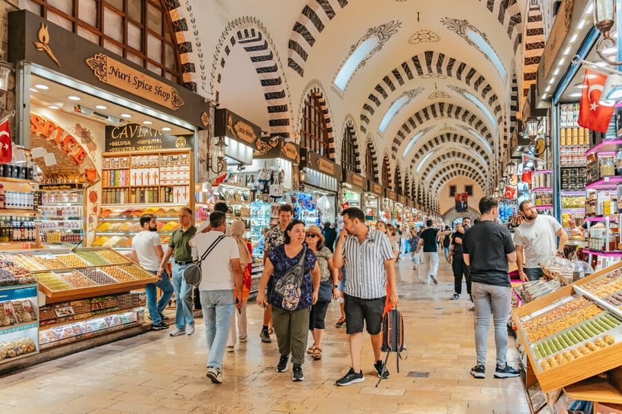 Istanbul: European and Asian Side Guided Foodie Walking Tour - Breakfast near the bazaar