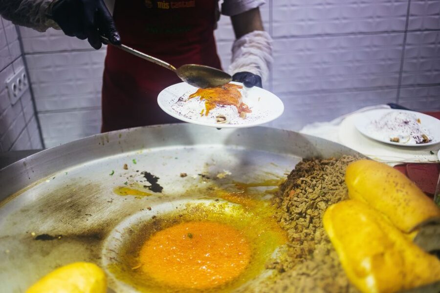 Istanbul: Guided Food and Culture Tour - Returning by ferry for the final sweet stop