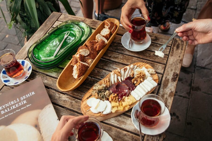 Istanbul: Private Guided Food Tour with 10 Tastings - Why the $117 price can make sense