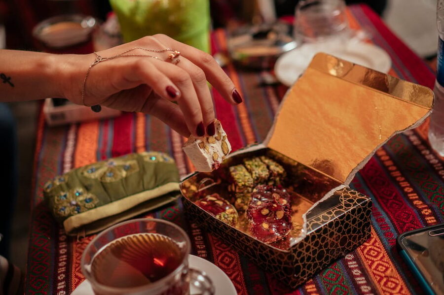 Istanbul: Private Guided Food Tour with 10 Tastings - How the 10 tastings work
