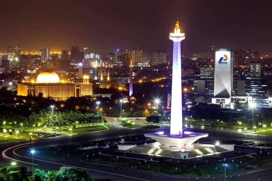 Jakarta: Private Guided Sightseeing & Street Food Night Tour - Key points at a glance