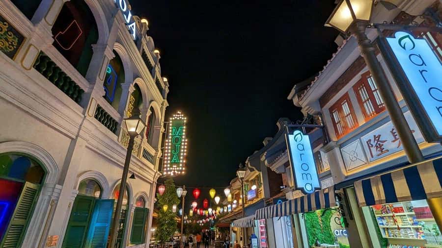 Jakarta: Private Guided Sightseeing & Street Food Night Tour - Sunda Kelapa Harbor and the Pinisi boats
