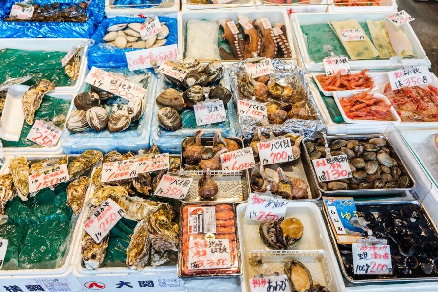 Kanazawa: Private Food Tasting Walking Tour - Izakaya time: sashimi, drinks, and food stories