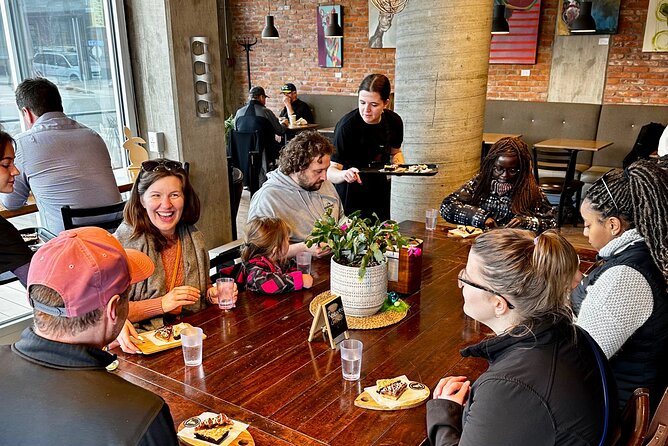 Kelowna: #1 Rated Walking Food Tour with 7 Tastings and 4 Drinks - Starting at Laurel Packinghouse