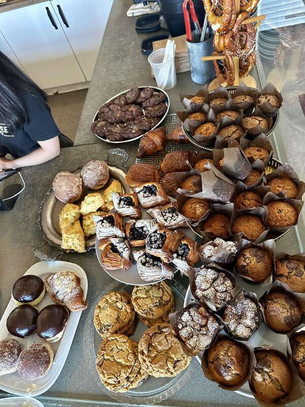 Kelowna: Walking Food Tour with 7 Tastings and 4 Drinks - Price, pace, and overall value at $89