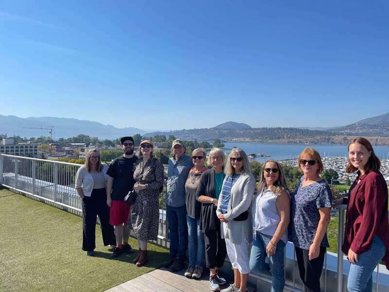 Kelowna: Walking Food Tour with 7 Tastings and 4 Drinks - Chaibaba tea and Sprout Bread