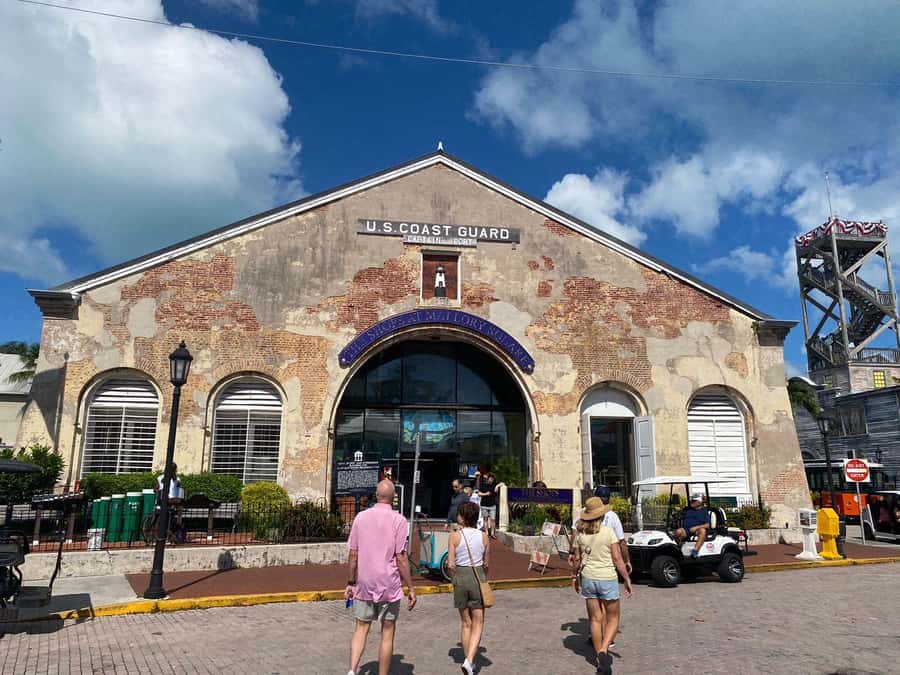 Key West: Secret Walking Food Tour - A Rum Tasting and a Taste of Key West Spirits