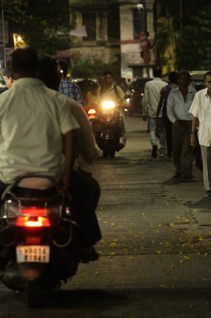 Kolkata Midtown Madness- A Street Food & Nightlife Tour - Old North Kolkata and the final prawn cutlet