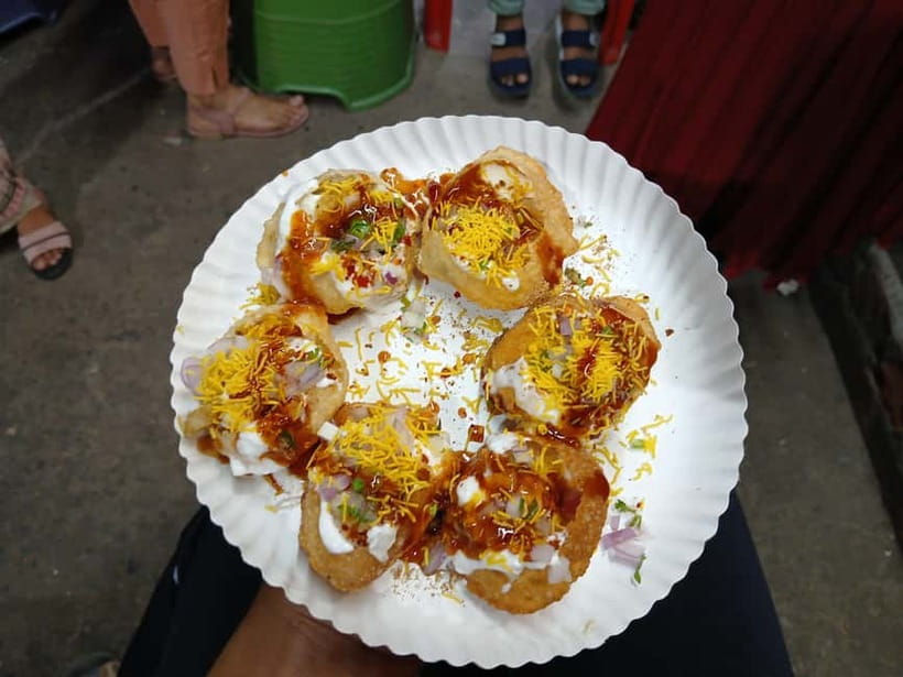 Kolkata Midtown Madness- A Street Food & Nightlife Tour - Kathi rolls and a ride into Bowbazar