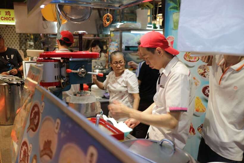 Kuala Lumpur: Nightlife Street Food Tour with 6 Tastings - Roti canai is simple, filling, and hard to resist