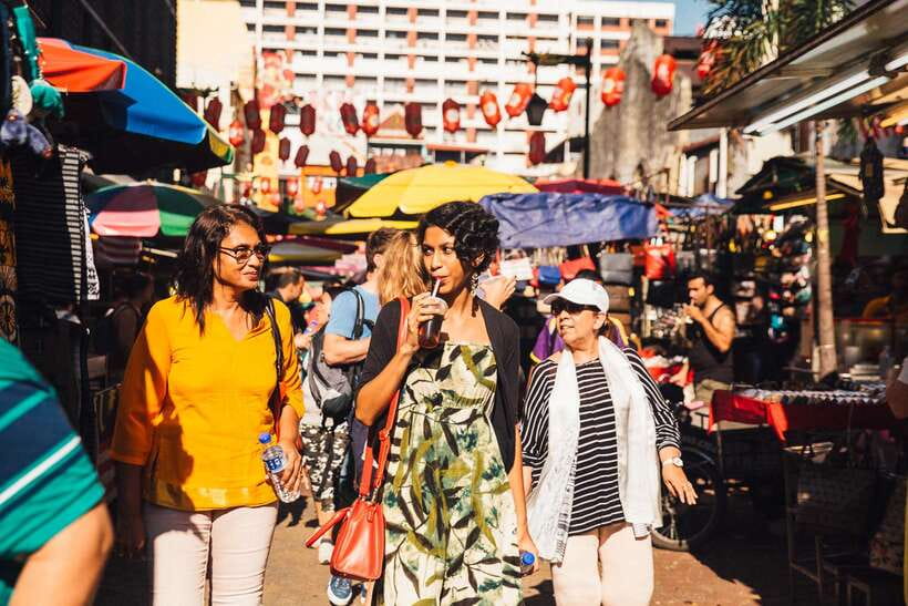 Kuala Lumpur: Private Food Tour – 10 Tastings with Locals - The guide is the main value of the experience