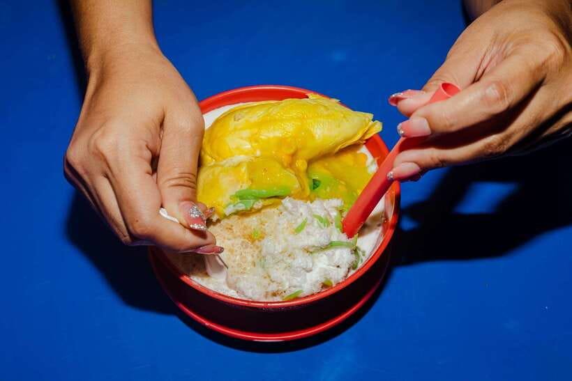 Kuala Lumpur: Sambal Street Food Tour with 15+ Tastings - Nasi lemak, rendang, and Malaysian comfort food