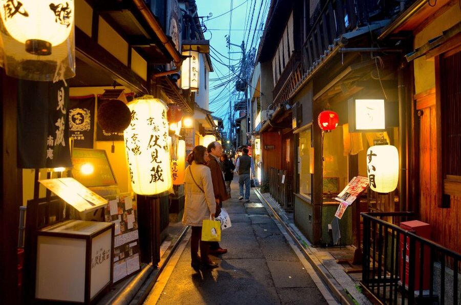 Kyoto: Casual Pontocho Evening Food Tour - What you may eat and drink
