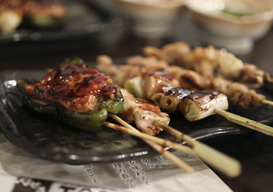 Kyoto: Casual Pontocho Evening Food Tour - Pontocho’s narrow lanes and local food