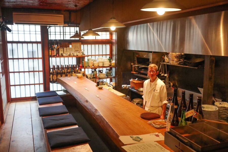 Kyoto: Foodie Night Tour in Gion with 9 dishes + 6 Sake - What the $361 price really buys