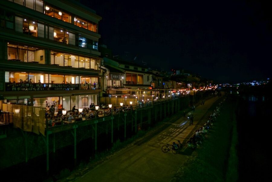 Kyoto: Foodie Night Tour in Gion with 9 dishes + 6 Sake - Dietary needs, mobility, and summer conditions