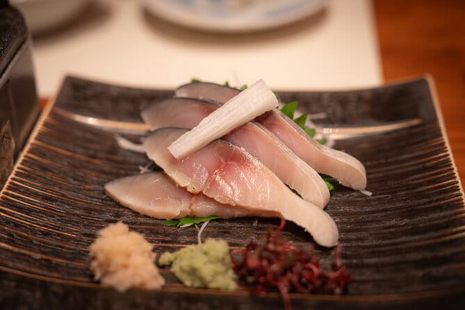 Kyoto: Gion & Pontocho Food Tour with 13 Dishes - What the guides add to the experience
