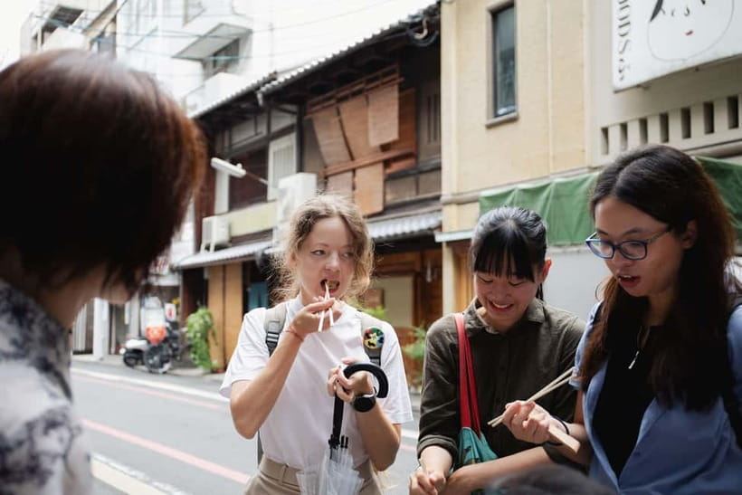 Kyoto: Local Food Tasting Tour at the Nishiki Market - Shopping through Shinkyogoku and Teramachi