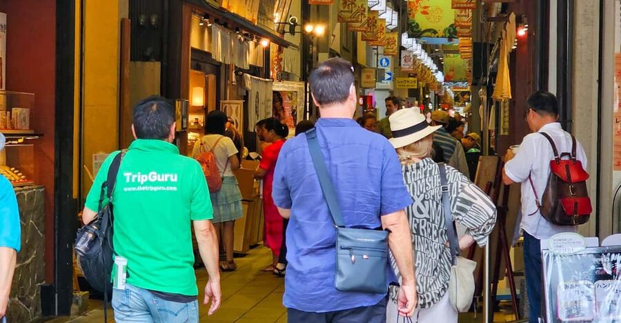 Kyoto: Nishiki Market and Depachika Food Tour with a Local - Why this Kyoto food walk works