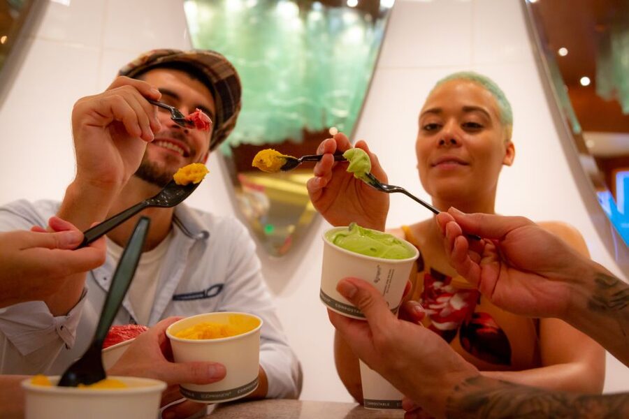 Las Vegas: Foodie Walking Tour on The Strip with Tastings - Why this walking tour works on the Las Vegas Strip