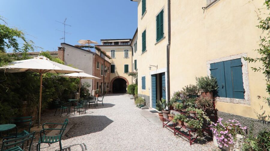 Lazise: Historical Center Wine Tasting Tour - Stories From Laura and the Winemaking Team