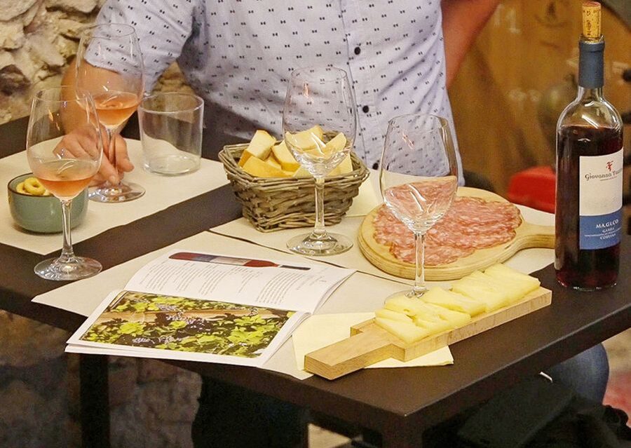 Lazise: Historical Center Wine Tasting Tour - What the 90-Minute Schedule Feels Like