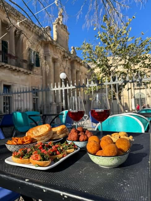 Lecce: Guided Street Food Walking Tour with Food and Wine - Piazza del Duomo and Lecce’s church-lined center