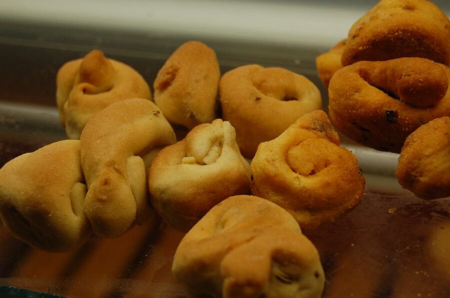 Lecce: Street Food Tasting and Sightseeing Tour - Piazza Sant’Oronzo and the Clock of Wonders