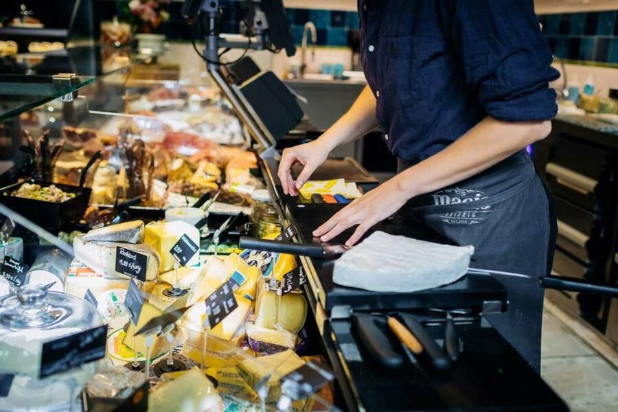 Leipzig: 3-Hour Sightseeing and Food Tour - A look inside the food stops