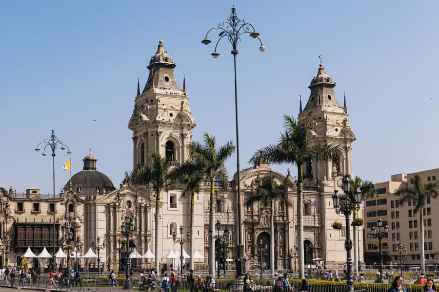 Lima: Historic Center Street Food, Market, and Eateries Tour - Chinatown and the Peruvian-Chinese food connection