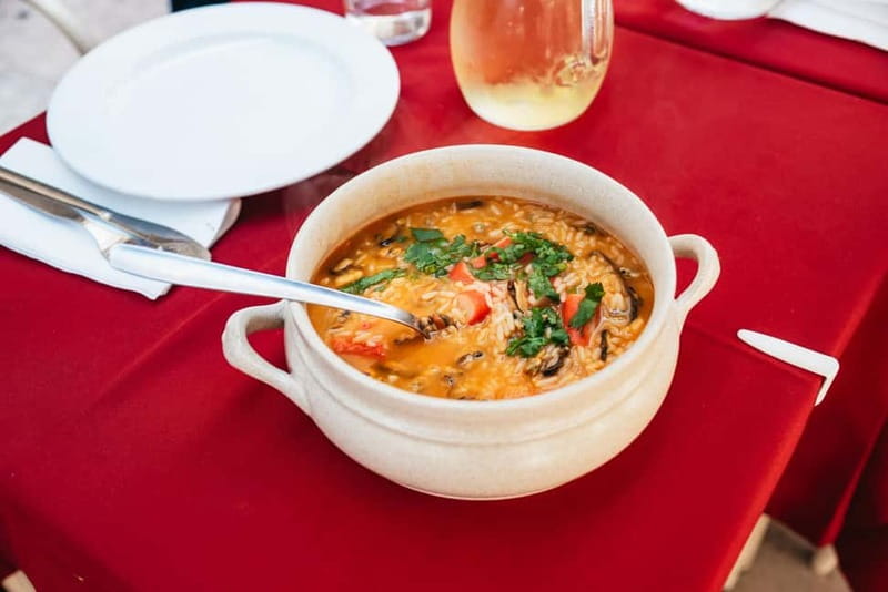 Lisbon: Baixa District Food Tour with Dinner and Drinks - Rua da Vitória and the main savory tastings