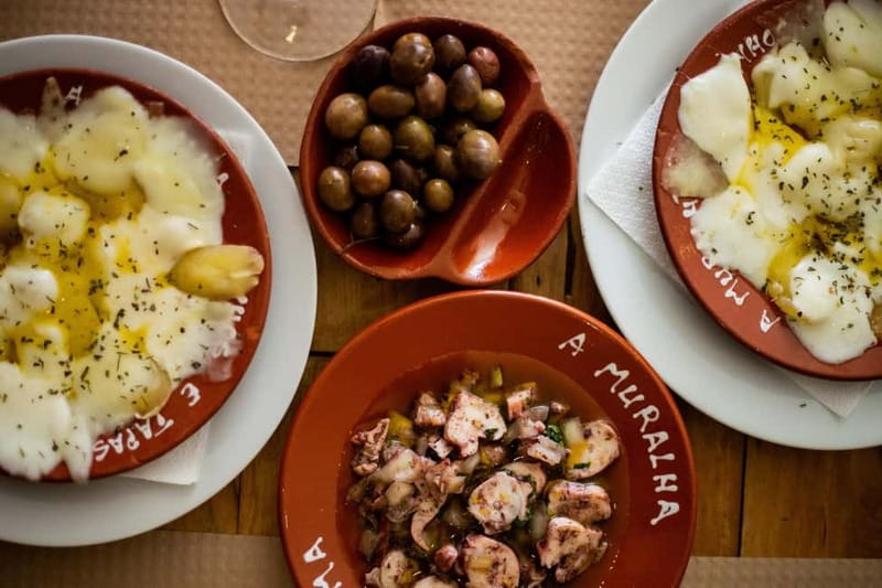 Lisbon: Food Tasting Tour by Tuk Tuk with 2 Stops - Why a tuk tuk works so well in Lisbon