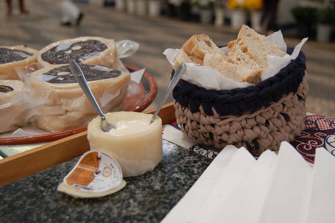 Lisbon Getaway: Private Arrábida Wine & Food Tour - Lunch: Let the Guide Match the Meal to Your Mood