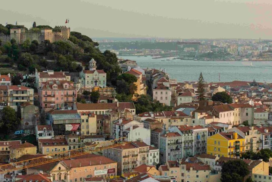 Lisbon: Private Food & Wine City Tour by Eco Tuk Tuk - Baixa and Lisbon Cathedral