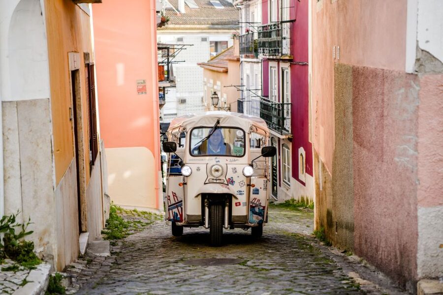 Lisbon: Private Food & Wine City Tour by Eco Tuk Tuk - Portas do Sol and Senhora do Monte