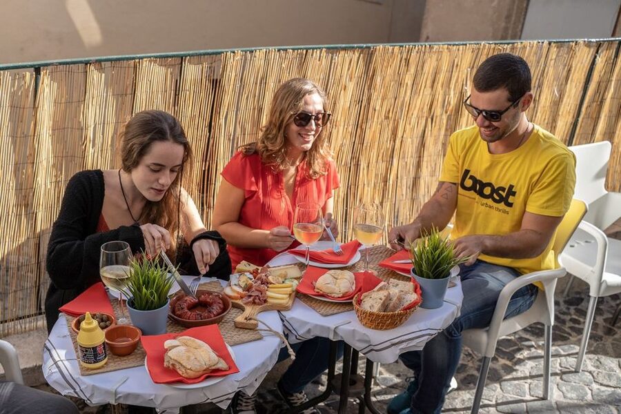 Lisbon: Segway Food Tour of Alfama and Old Town Lisbon - The highlights at a glance