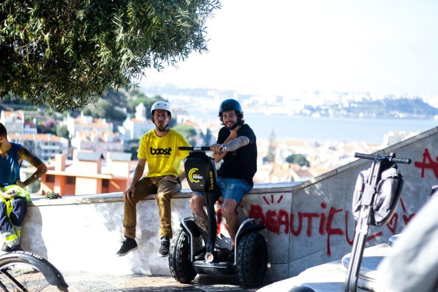 Lisbon: Segway Food Tour of Alfama and Old Town Lisbon - São Jorge Castle and the feel of the hilltop