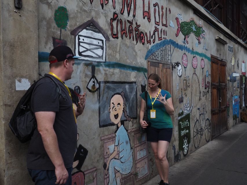 Local Life, Culture & Food Walking Tour at Chinatown - Why the small group format matters