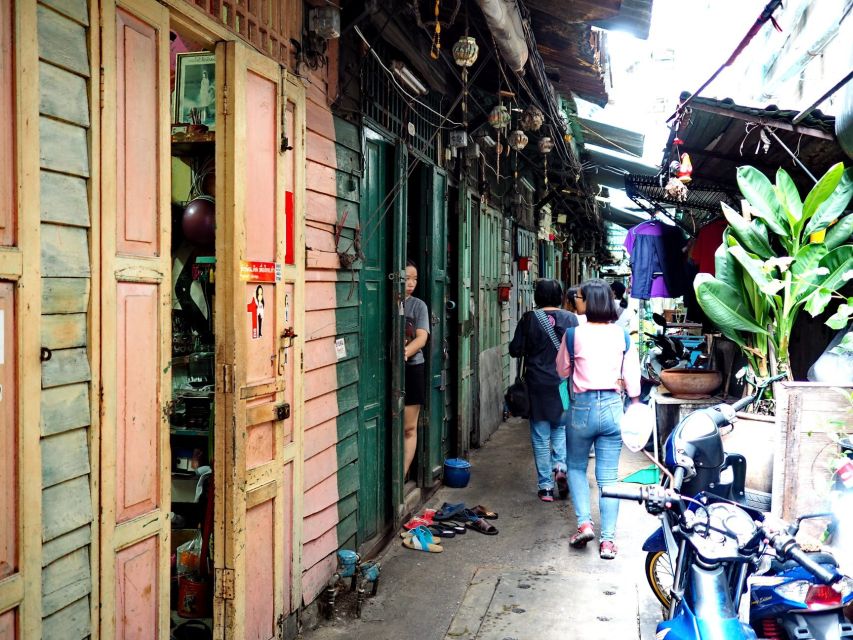 Local Life, Culture & Food Walking Tour at Chinatown - Heat, rain, walking, and comfort
