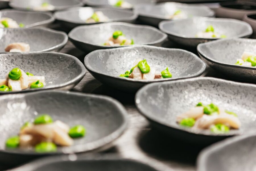 London: 6-Course Gourmet Dinner on a Luxury Coach - A moving dining room at Victoria Embankment