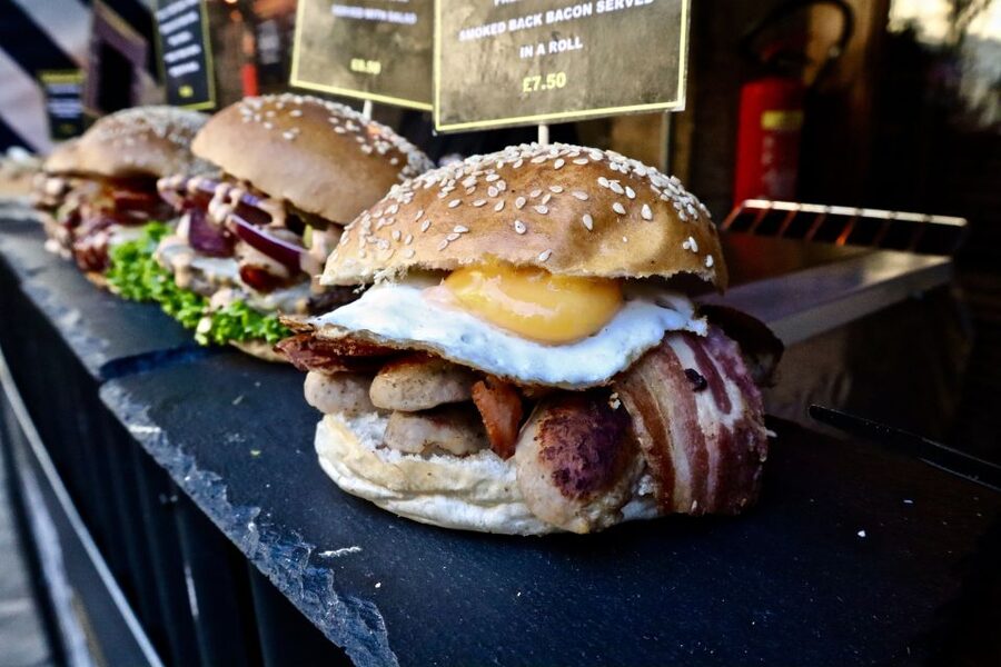 London: Borough Market Food Tour with 6+ Authentic Tastings - The guide makes or breaks the experience