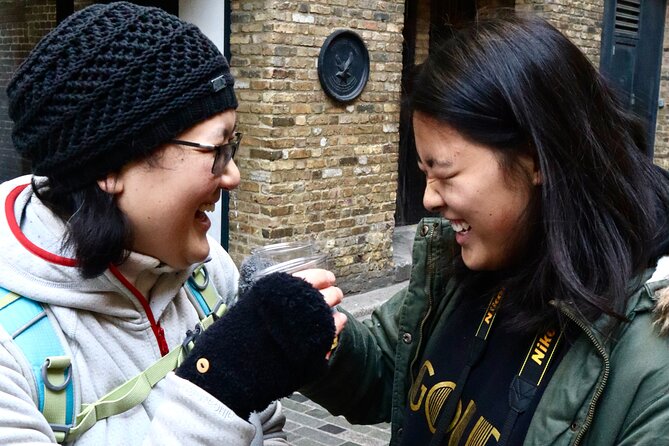 London Bridge & Borough Market Food Tour with 7 Authentic Dishes - Fish and chips, with a lesson in the chips