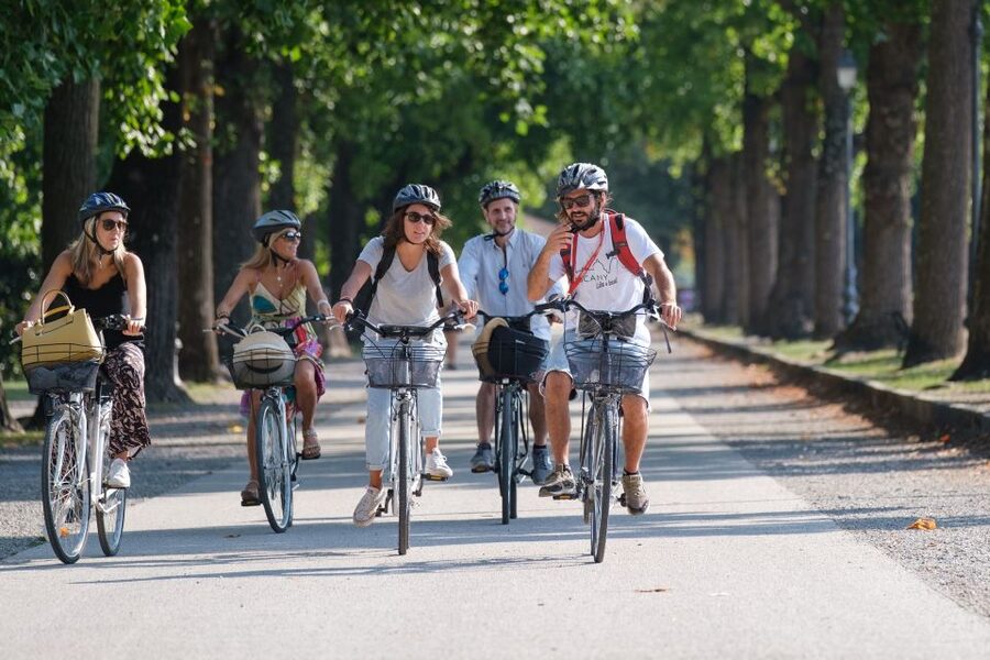 Lucca: 3-Hour Bikes & Bites Foodie Adventure like a Local - Why a bike is the right way to meet Lucca
