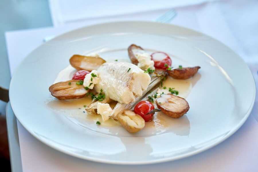 Lucerne: Lake Lucerne 1st Class Cruise with Gourmet Lunch - The route toward Küssnacht am Rigi