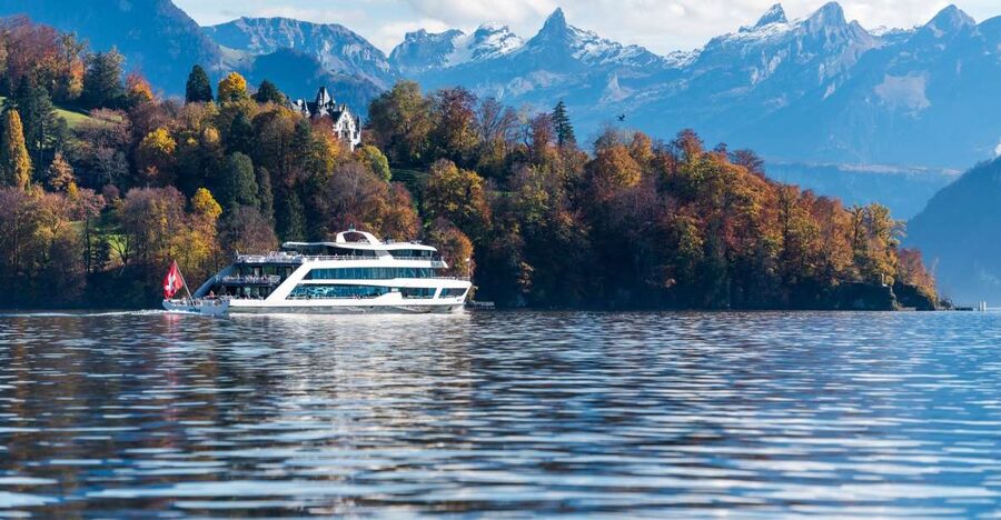 Lucerne: Lake Lucerne 1st Class Cruise with Gourmet Lunch - Boarding at Luzern Bahnhofquai