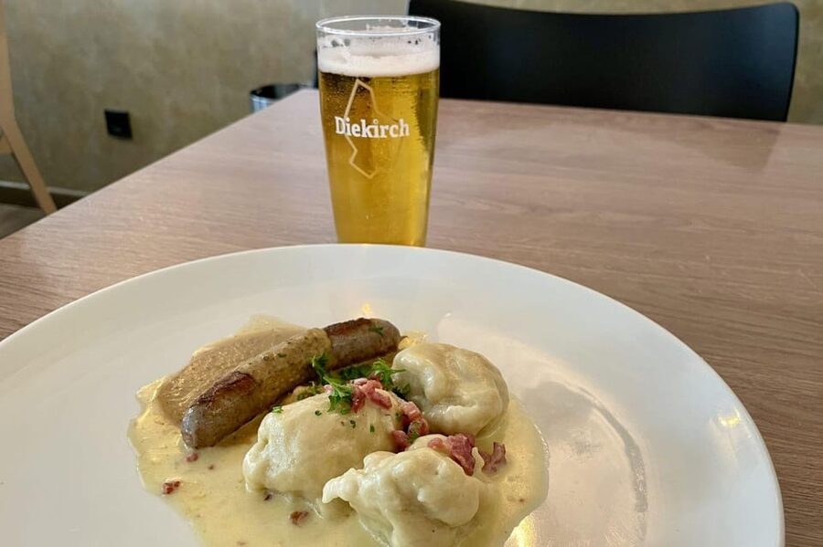 Luxembourg: Guided Food Tour with Tastings - Kniddelen and the finish at Um Dierfgen