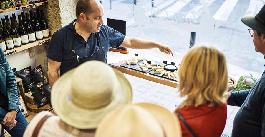 Lyon: Food Walking Tour with a Local Guide - The first tasting: Lyon’s cold cuts with red wine