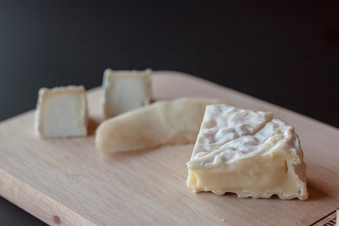 Lyon Old Town Private Food Tour with 6 French Delicacies & Wines - Coffee and a final sweet inside Hôtel-Dieu