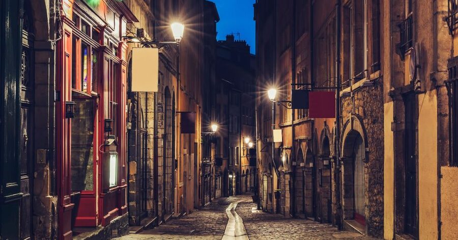 Lyon Sunset Food Tour: Full Meal of Lyon’s Best Bites - Praluline and Lyon’s sweet tooth